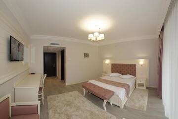 Фото номера Double Room 3* Plus Отель Hotel Gabriela г. Вишеу-де-Сус 2