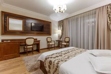 Фото номера Double Room 3* Plus Отель Hotel Gabriela г. Вишеу-де-Сус 9