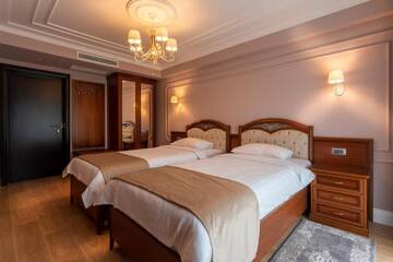 Фото номера Двухместный номер с 2 отдельными кроватями Отель Hotel Gabriela г. Вишеу-де-Сус 4